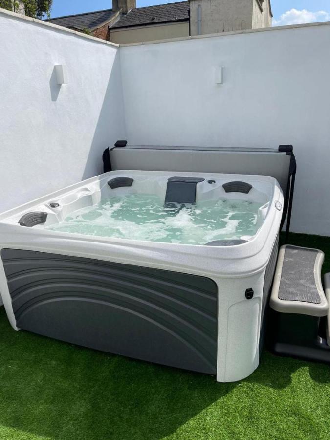 Gloucester Place Townhouse With Hot Tub! Apartment Cheltenham Exterior foto